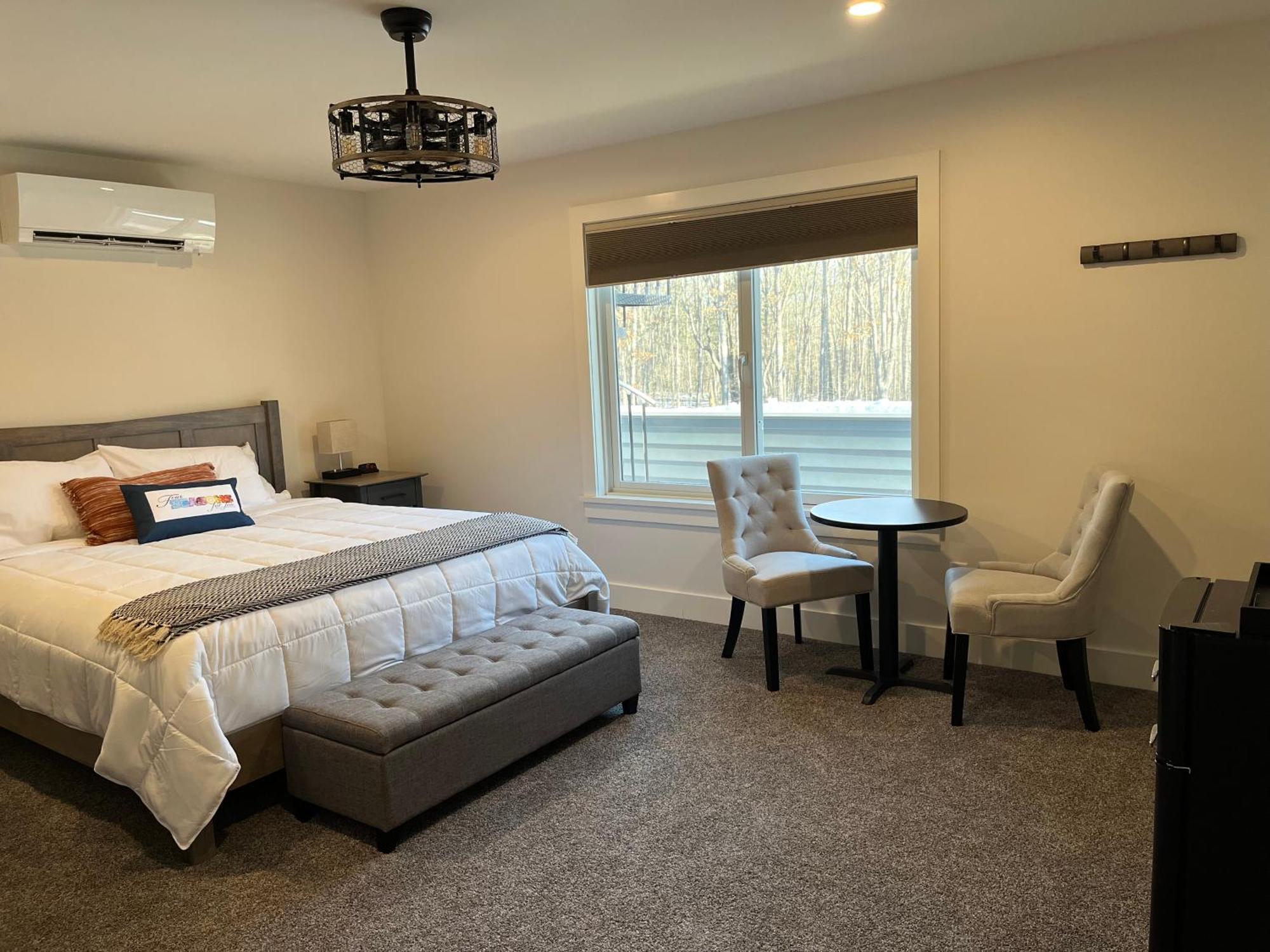 Four Seasons For Fun Bed & Breakfast Lakeville Eksteriør bilde