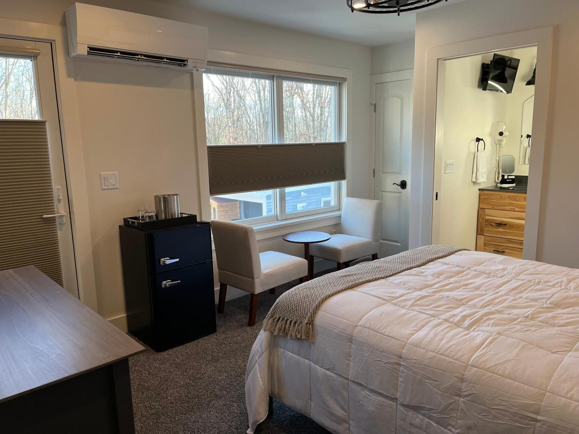 Four Seasons For Fun Bed & Breakfast Lakeville Eksteriør bilde